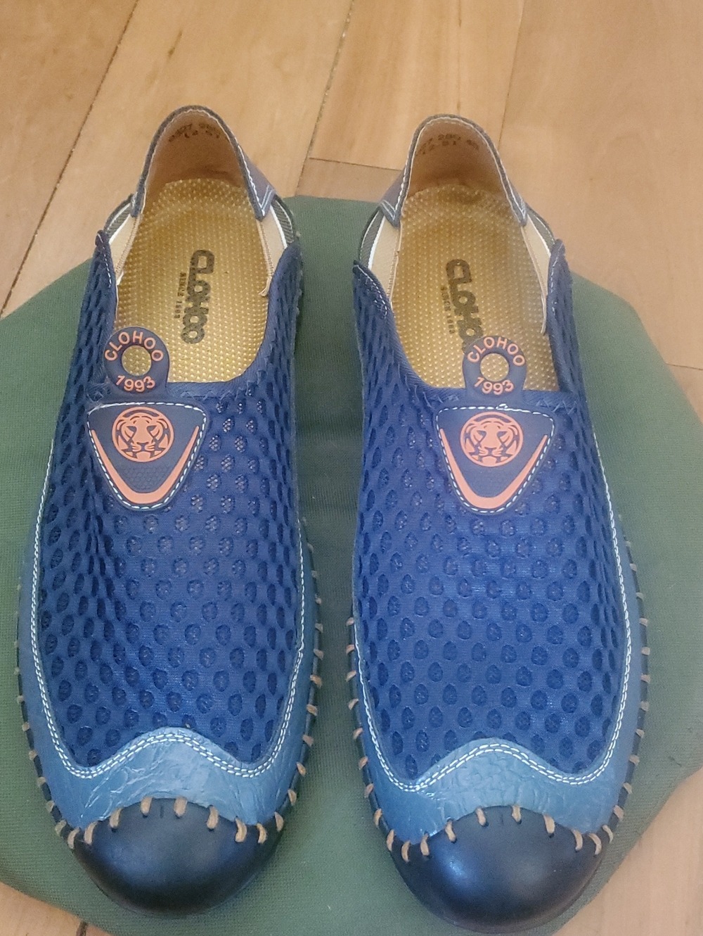 CLOHOO Blue Breathable Outdoorsy Shoes I Think Size 9